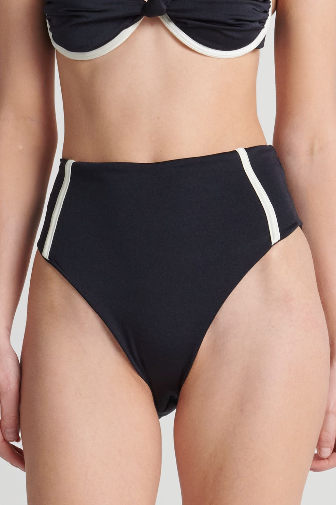 Bottom High Waist Chroma Black
